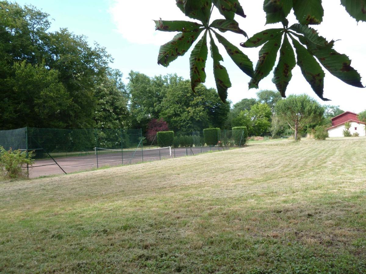 Chateau Rosemont - Grande Maison Familiale Campagne Dans Le Medoc Avec Piscine Et Tennis A 15 Mn Bordeaux Labarde Kültér fotó